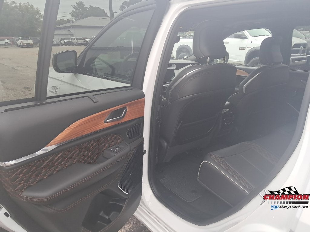 2026 Jeep Grand Cherokee Summit 4x4