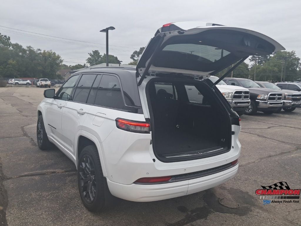 2026 Jeep Grand Cherokee Summit 4x4