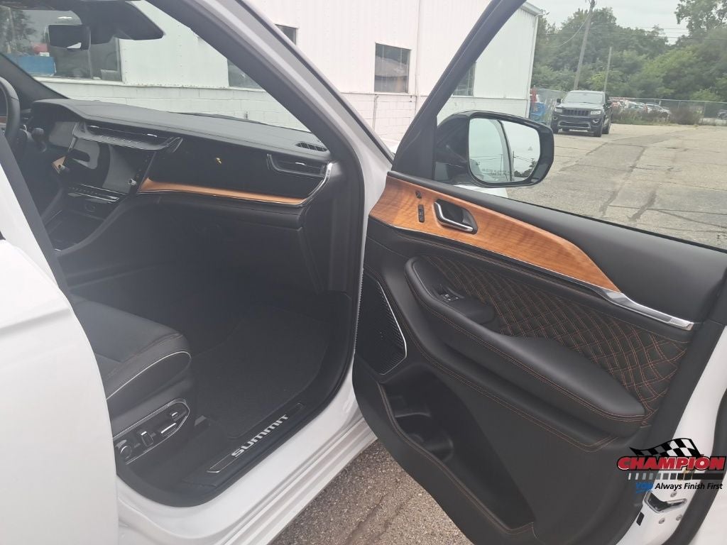 2026 Jeep Grand Cherokee Summit 4x4