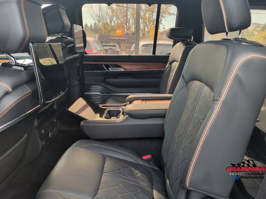 2022 Jeep Grand Wagoneer Series III