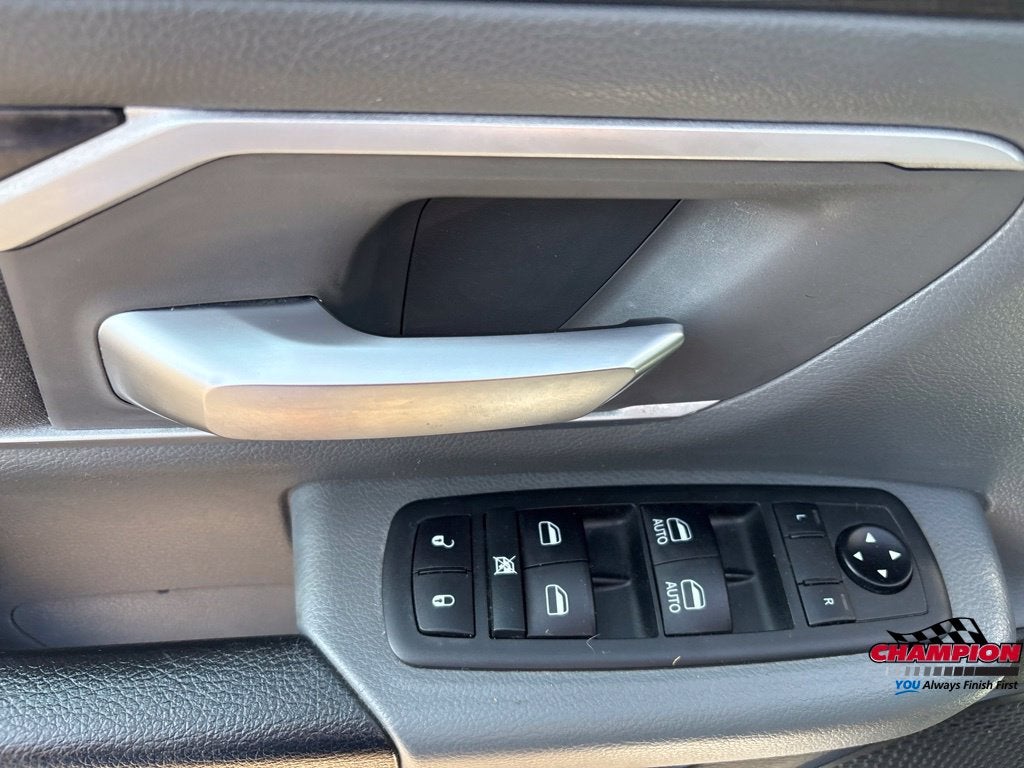 2021 RAM 1500 Big Horn Crew Cab 4x4 5'7' Box