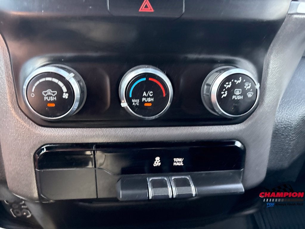 2021 RAM 1500 Big Horn Crew Cab 4x4 5'7' Box
