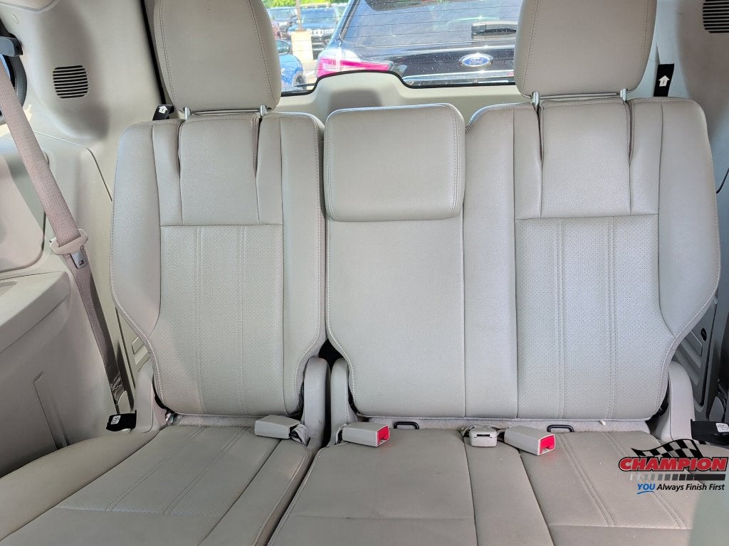 2014 Chrysler Town & Country Touring-L