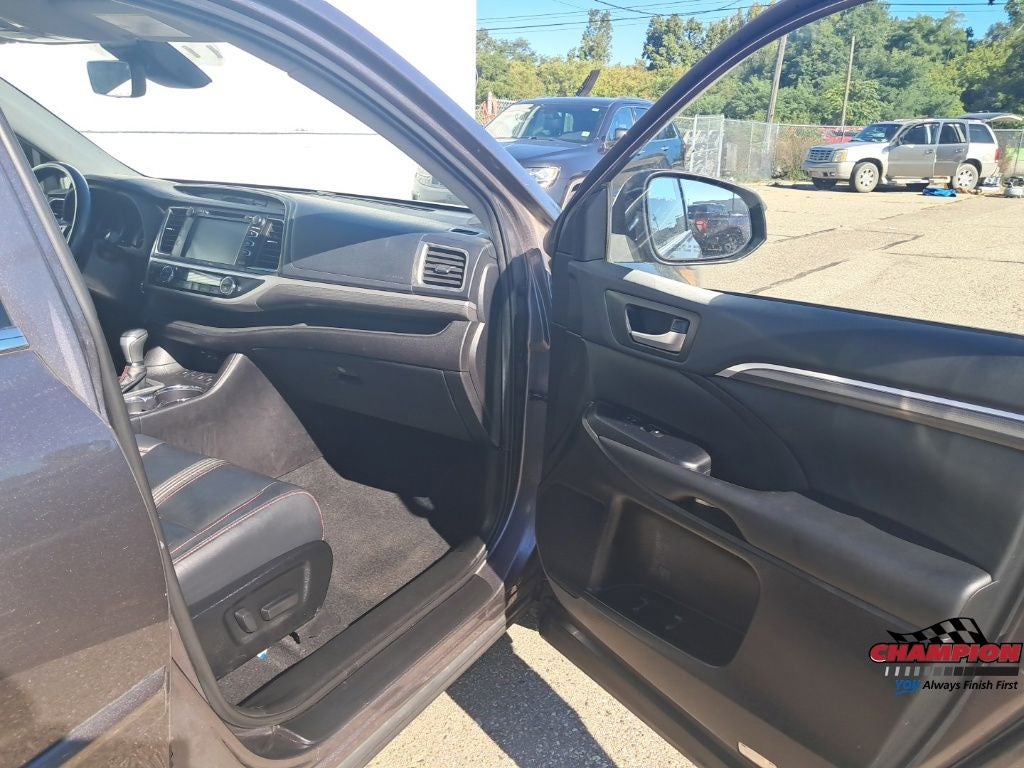 2019 Toyota Highlander SE