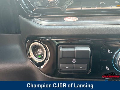 2025 GMC Sierra 1500 4WD Crew Cab Short Box SLT