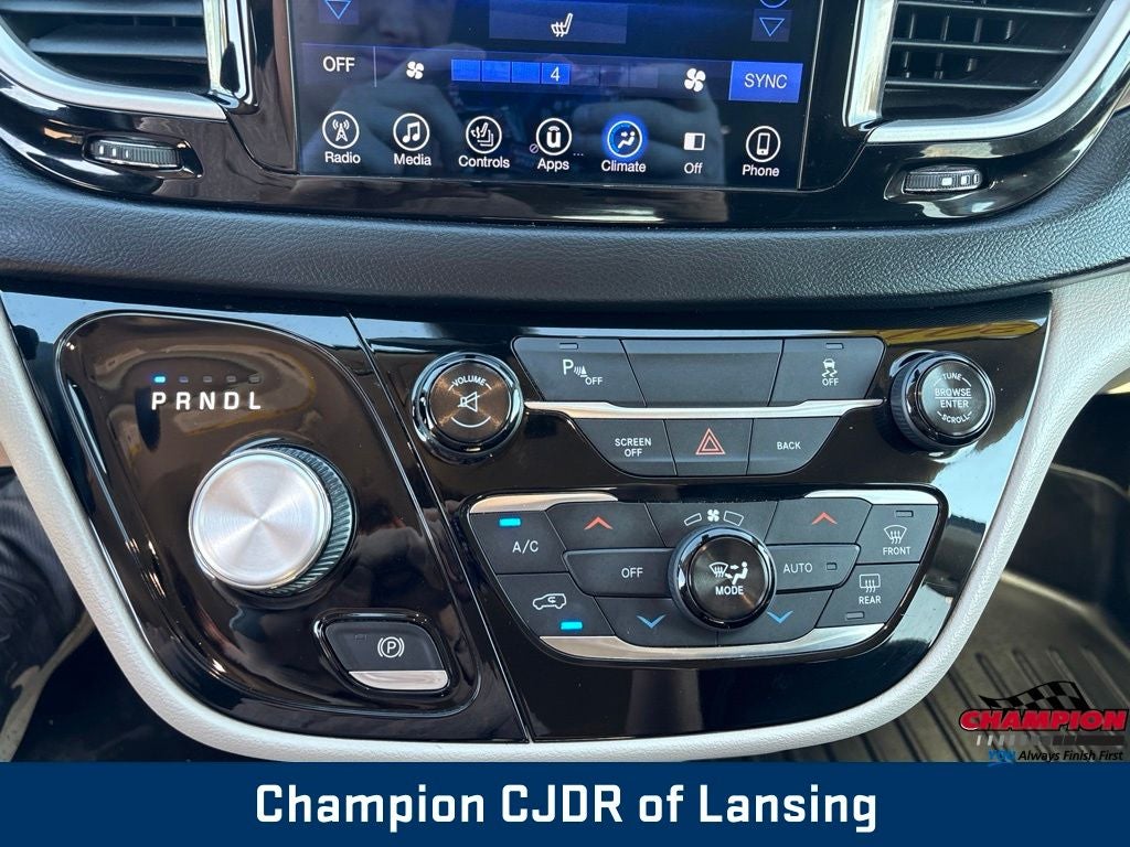 2017 Chrysler Pacifica Touring-L