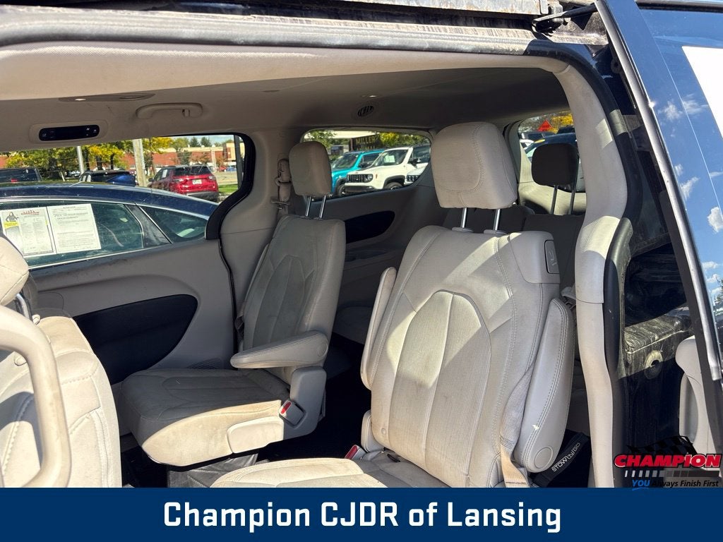 2017 Chrysler Pacifica Touring