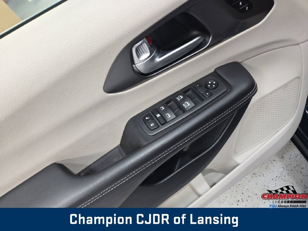 2023 Chrysler Pacifica Hybrid Touring L