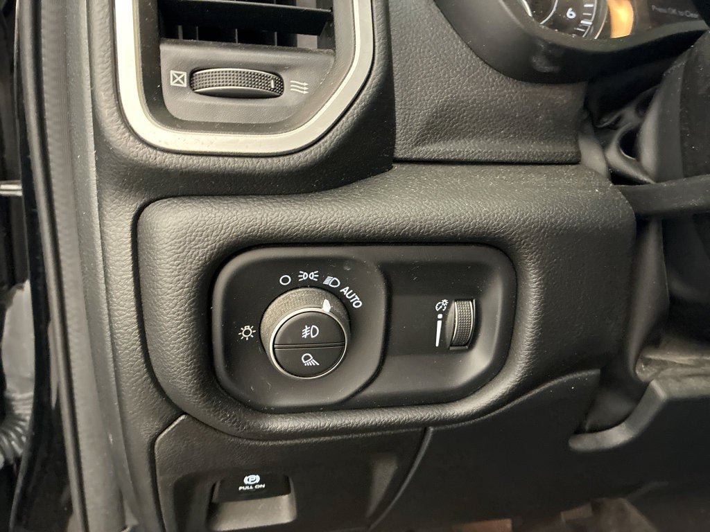 2023 RAM 1500 Big Horn Crew Cab 4x4 5'7' Box