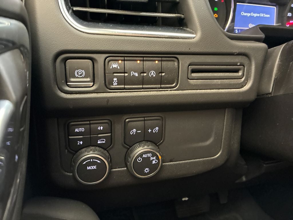 2023 Chevrolet Suburban 4WD LS