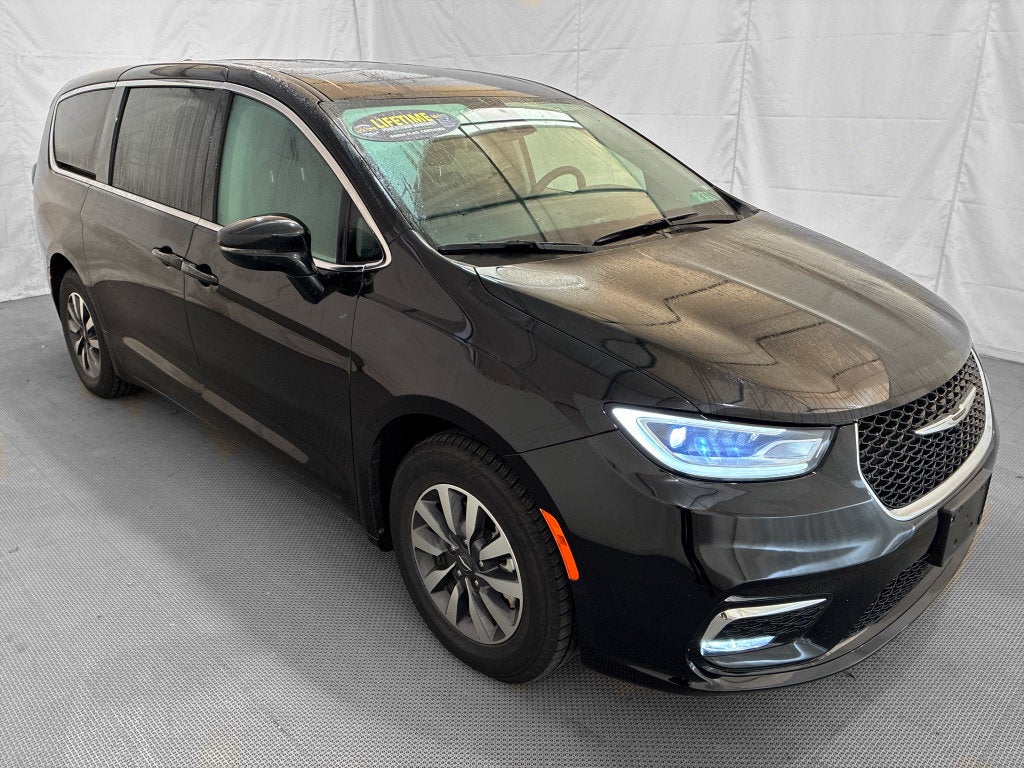 2024 Chrysler Pacifica Hybrid Select