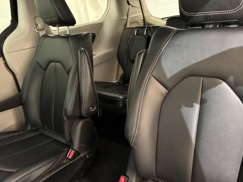 2024 Chrysler Pacifica Hybrid Select