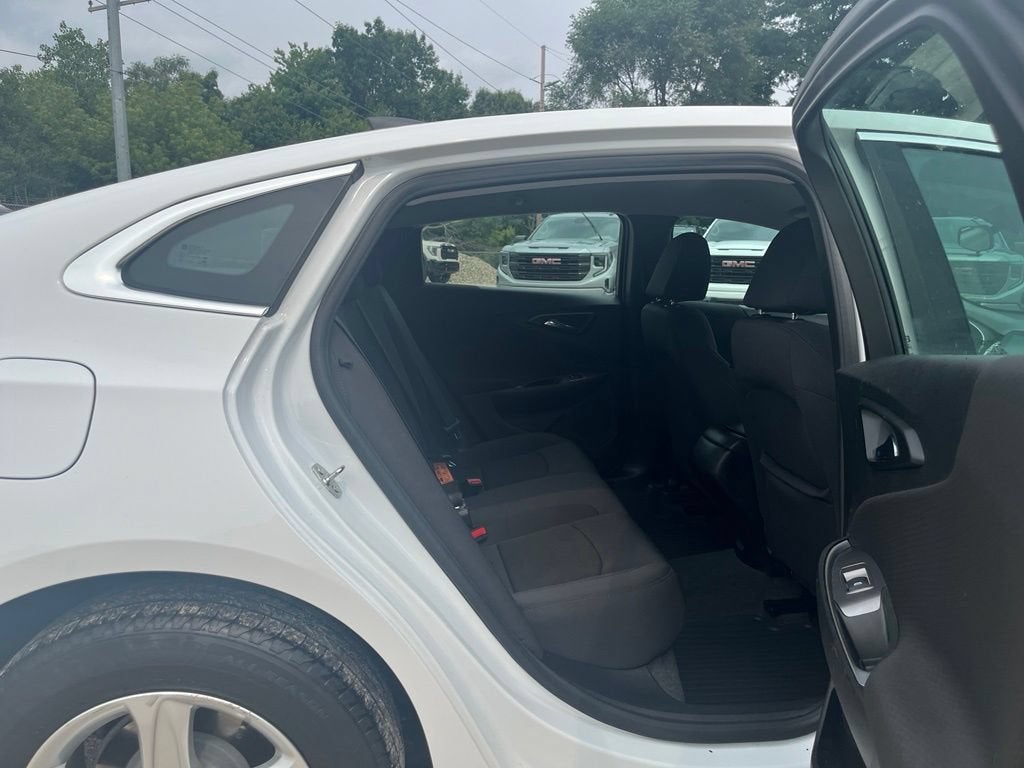 2023 Chevrolet Malibu LS