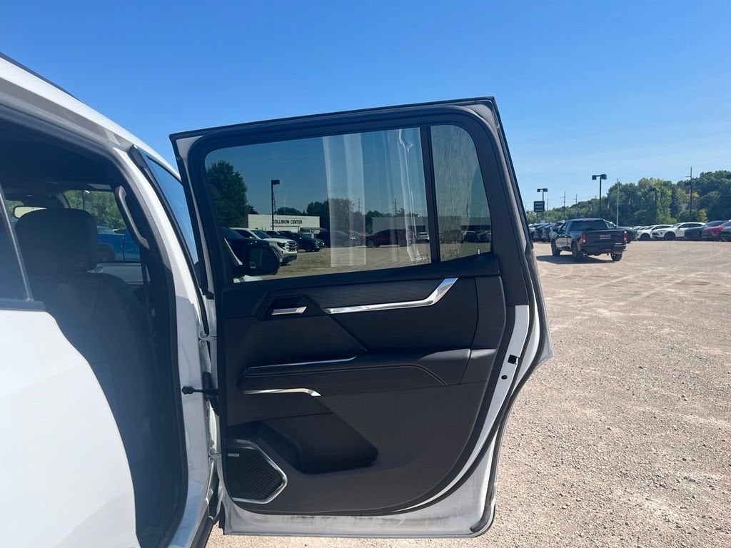 2024 GMC Acadia Elevation