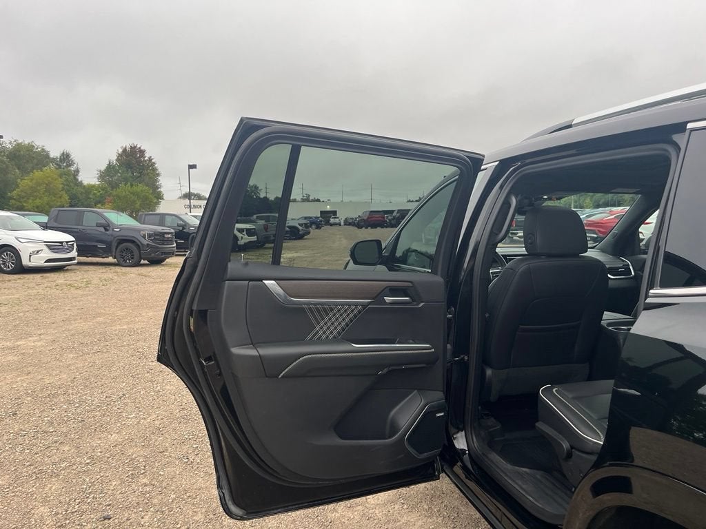 2024 GMC Acadia Denali
