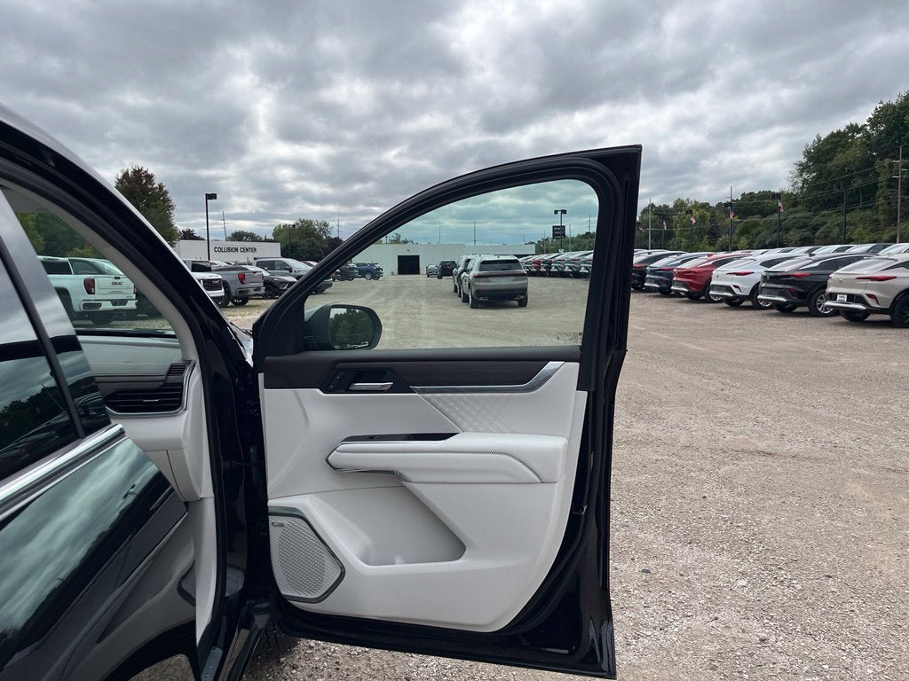 2025 GMC Acadia Denali
