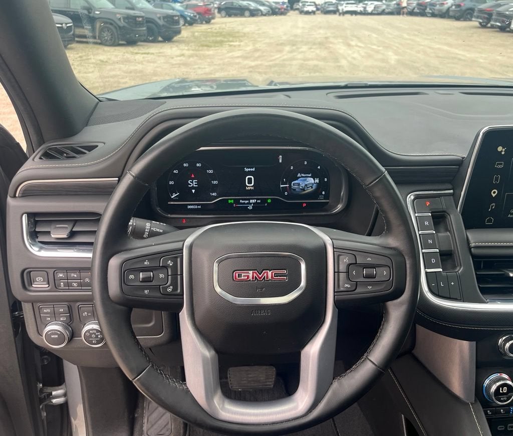 2023 GMC Yukon XL SLT