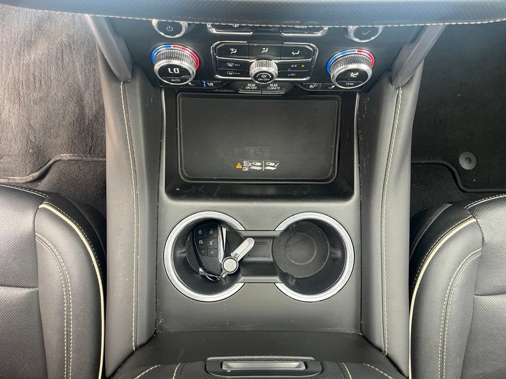 2023 GMC Yukon XL SLT