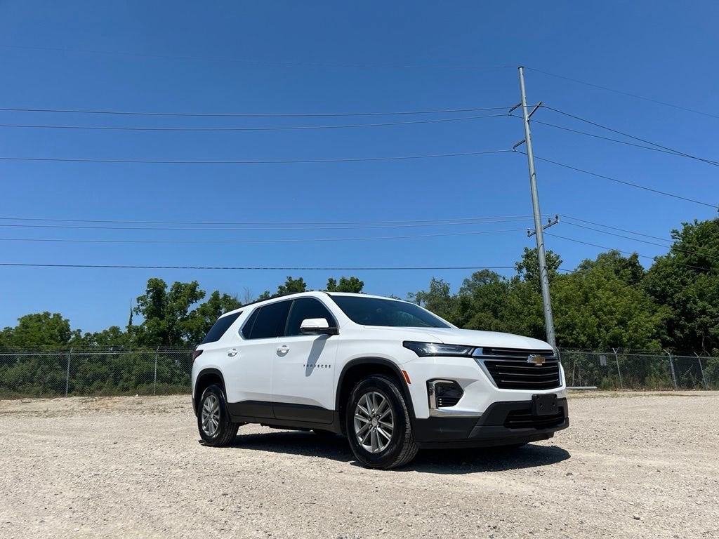 2023 Chevrolet Traverse LT Leather