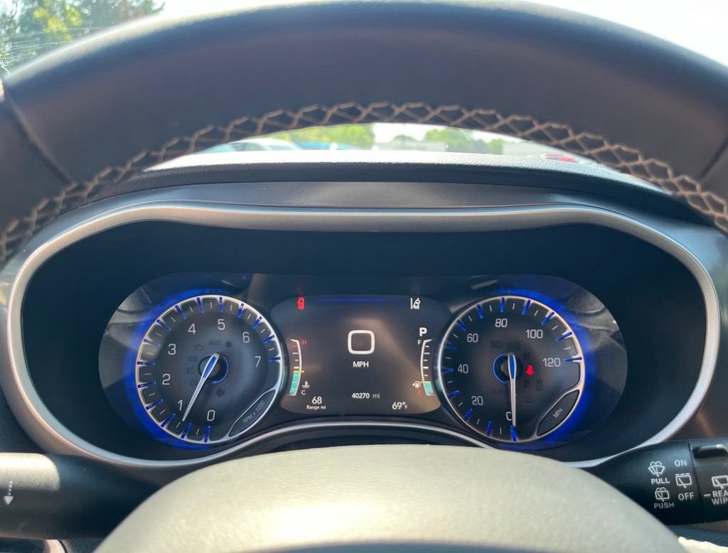 2025 Chrysler Pacifica Select
