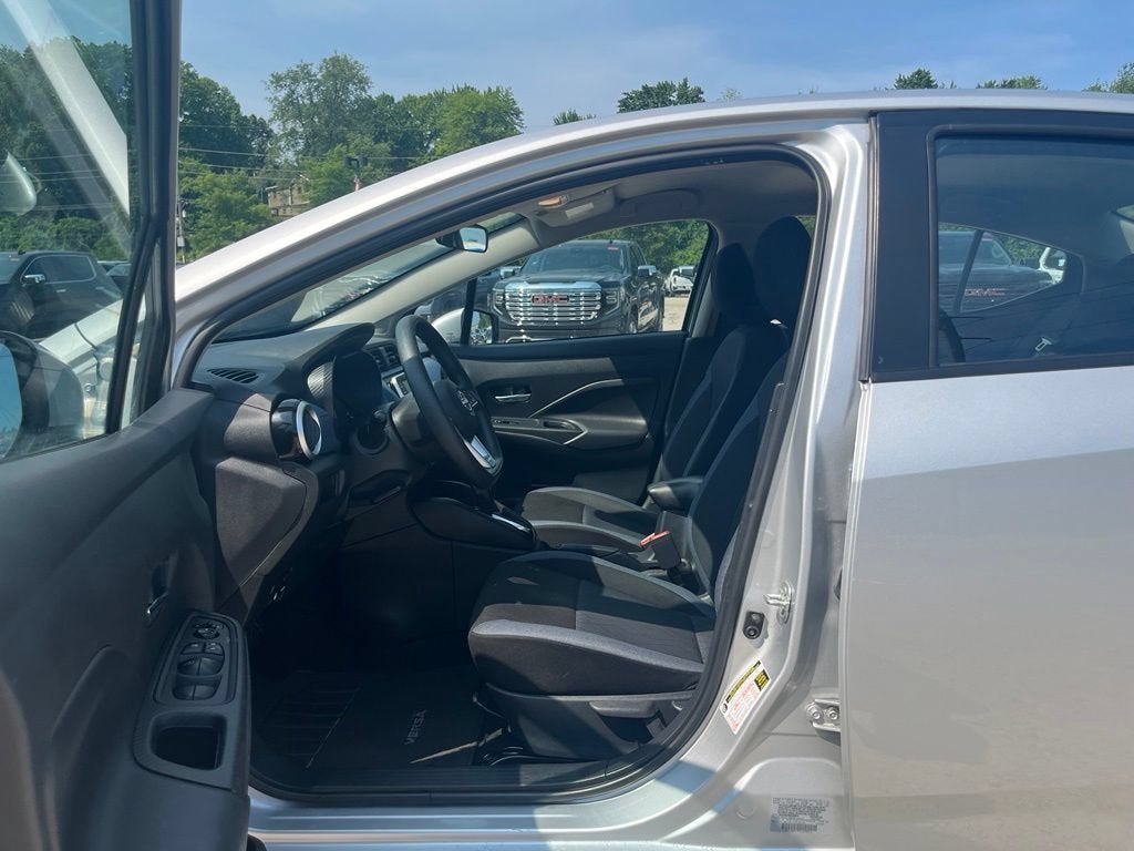 2025 Nissan Versa SV