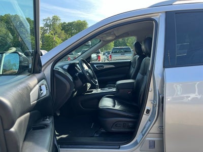 2020 Nissan Pathfinder SL