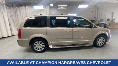 2013 Chrysler Town & Country Touring