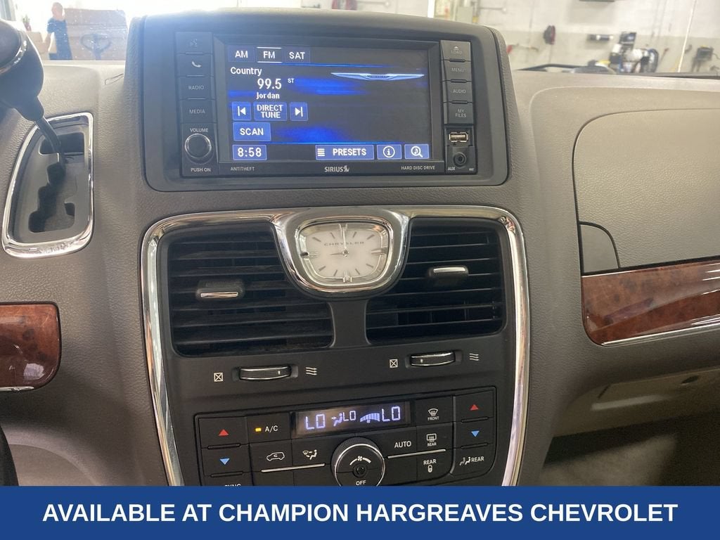 2013 Chrysler Town & Country Touring