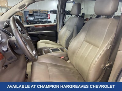 2013 Chrysler Town & Country Touring