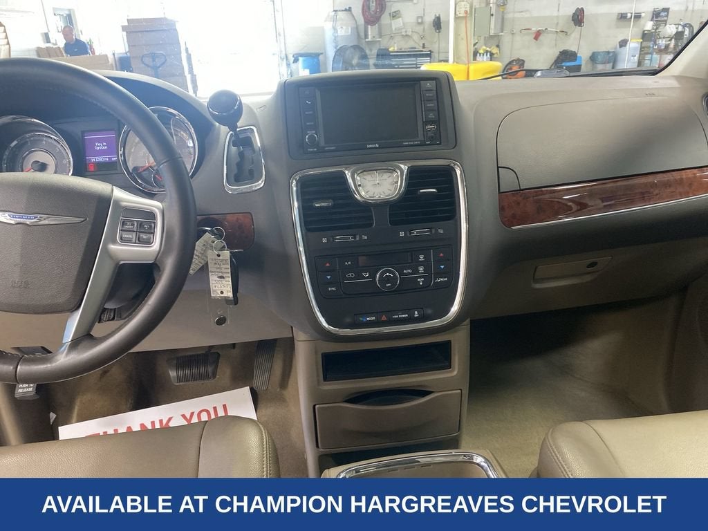 2013 Chrysler Town & Country Touring