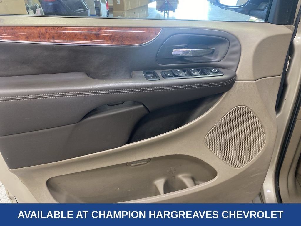 2013 Chrysler Town & Country Touring