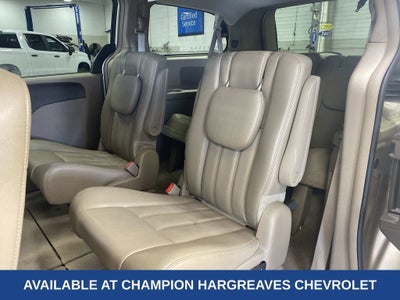 2013 Chrysler Town & Country Touring
