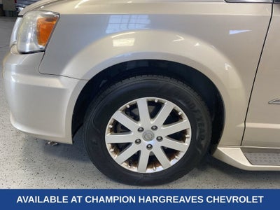 2013 Chrysler Town & Country Touring