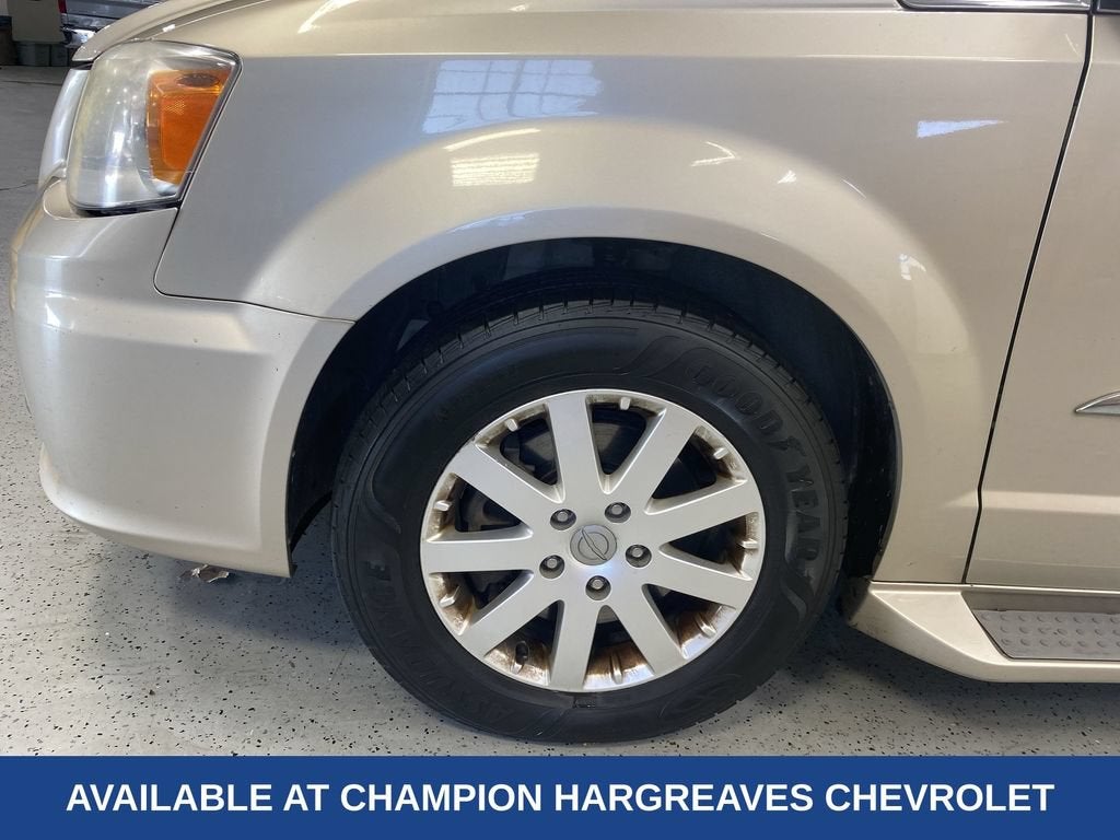 2013 Chrysler Town & Country Touring