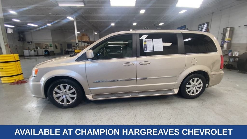 2013 Chrysler Town & Country Touring