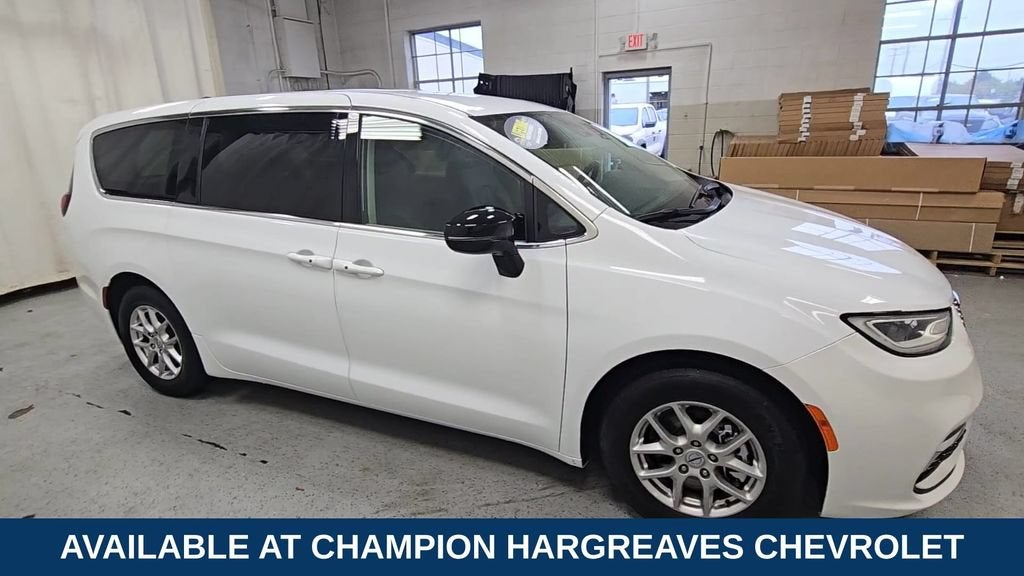 2024 Chrysler Pacifica Touring L