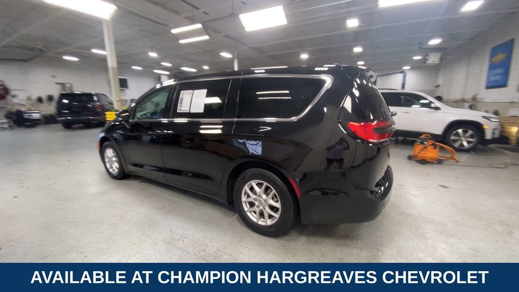 2024 Chrysler Pacifica Touring L