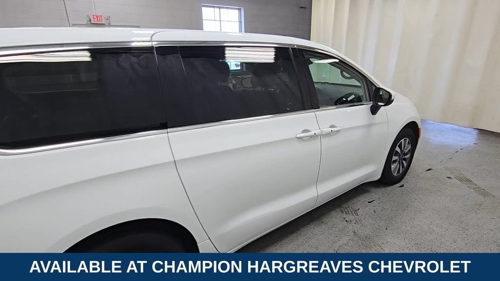 2023 Chrysler Pacifica Hybrid Touring L