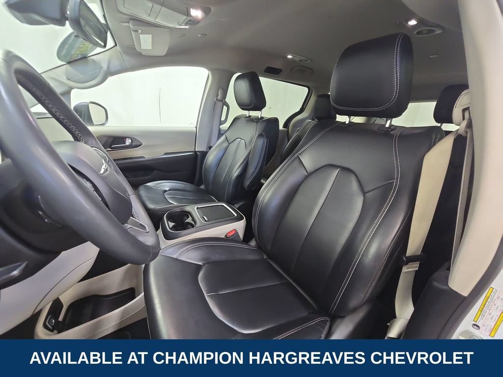2023 Chrysler Pacifica Hybrid Touring L