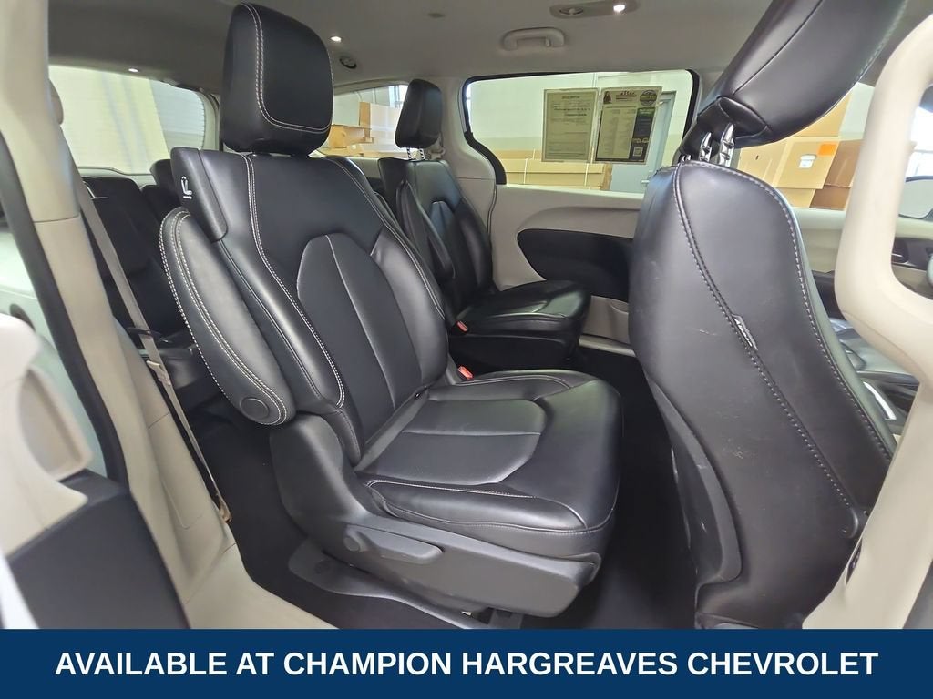2023 Chrysler Pacifica Hybrid Touring L