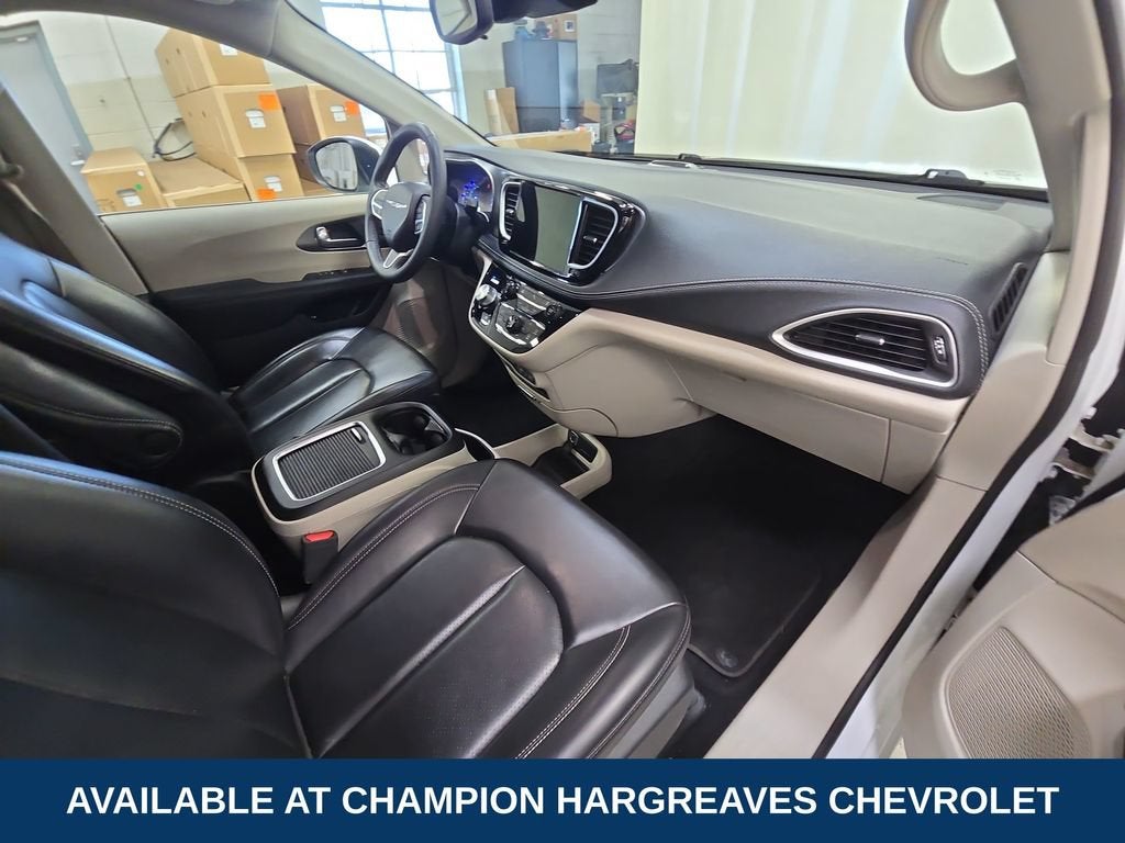 2023 Chrysler Pacifica Hybrid Touring L