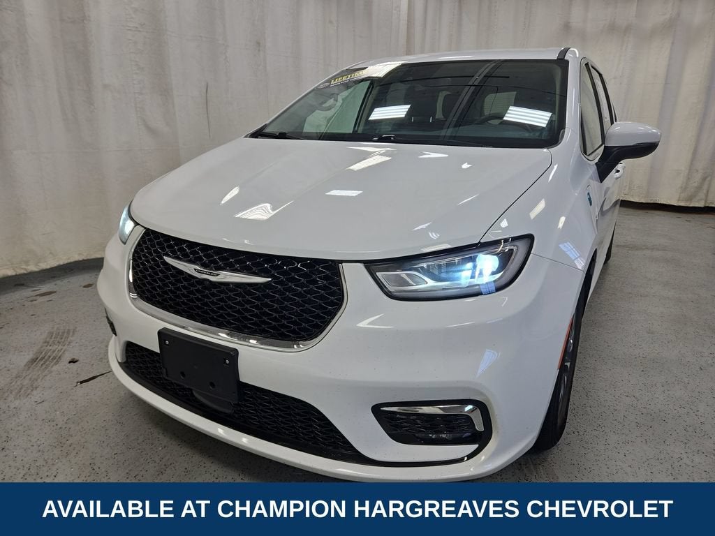 2023 Chrysler Pacifica Hybrid Touring L