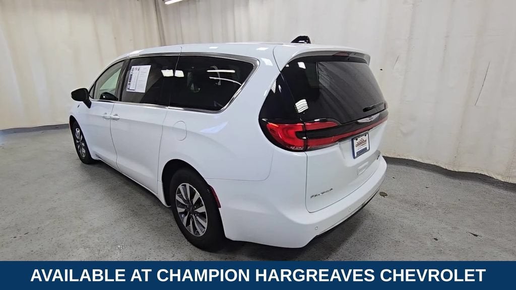 2023 Chrysler Pacifica Hybrid Touring L