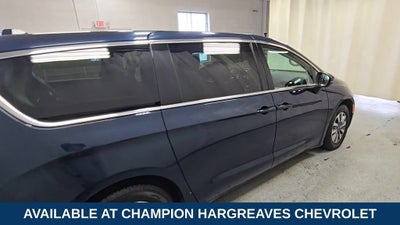 2023 Chrysler Pacifica Hybrid Touring L