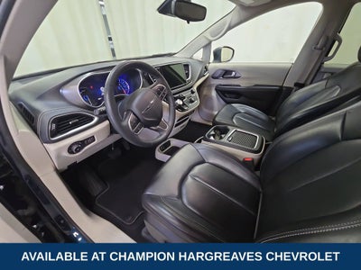 2023 Chrysler Pacifica Hybrid Touring L