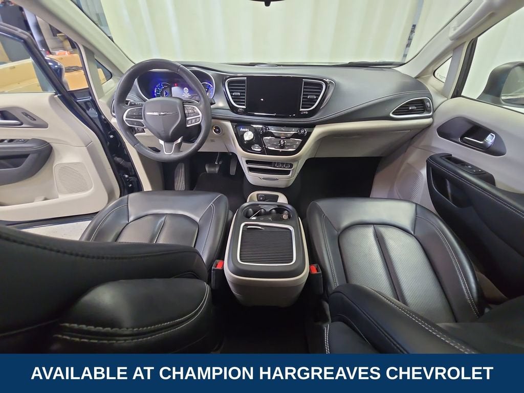 2023 Chrysler Pacifica Hybrid Touring L