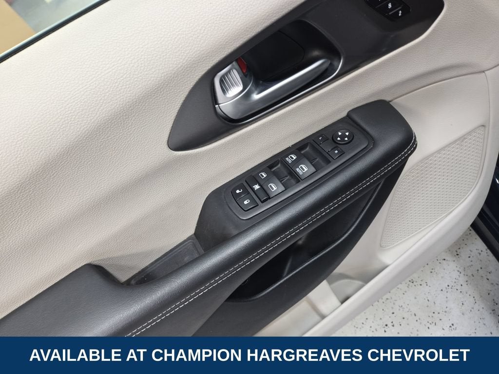 2023 Chrysler Pacifica Hybrid Touring L