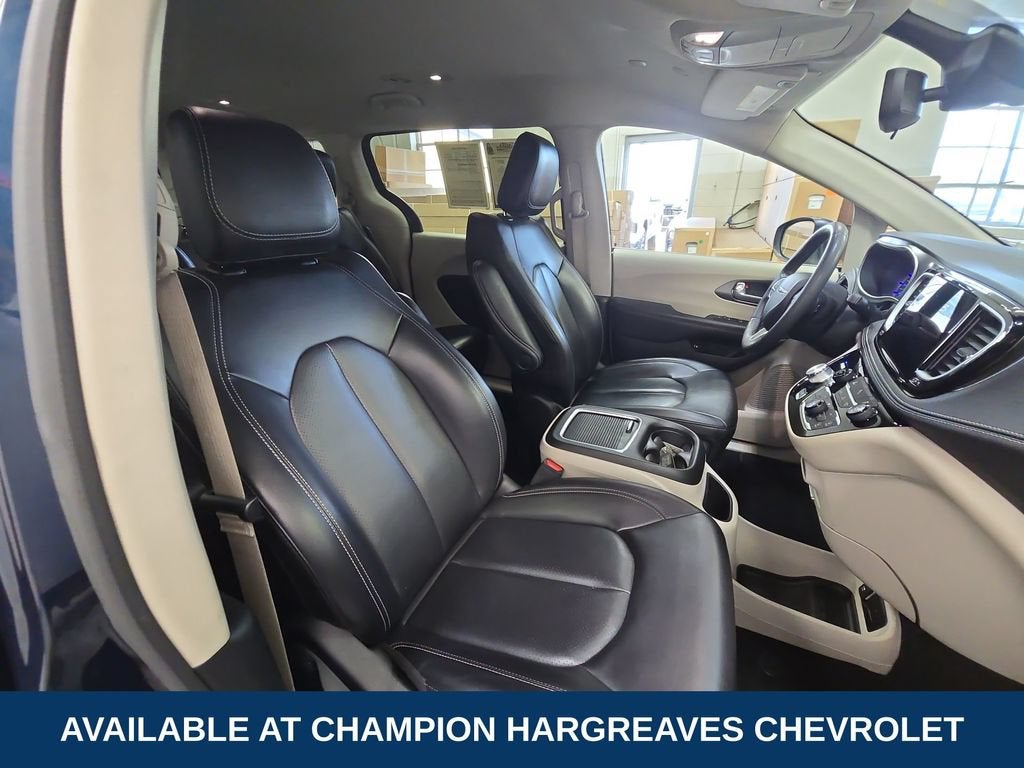 2023 Chrysler Pacifica Hybrid Touring L