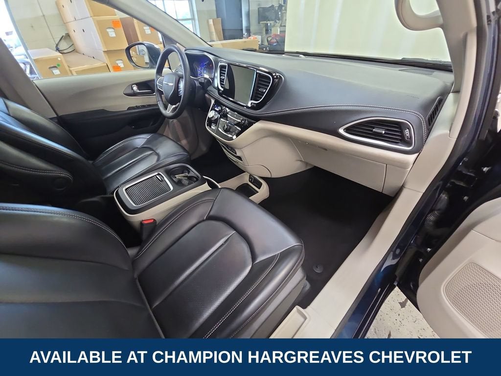 2023 Chrysler Pacifica Hybrid Touring L