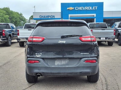 2016 Jeep Cherokee Sport